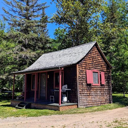 Вілла Riviere Petit Saguenay Екстер'єр фото