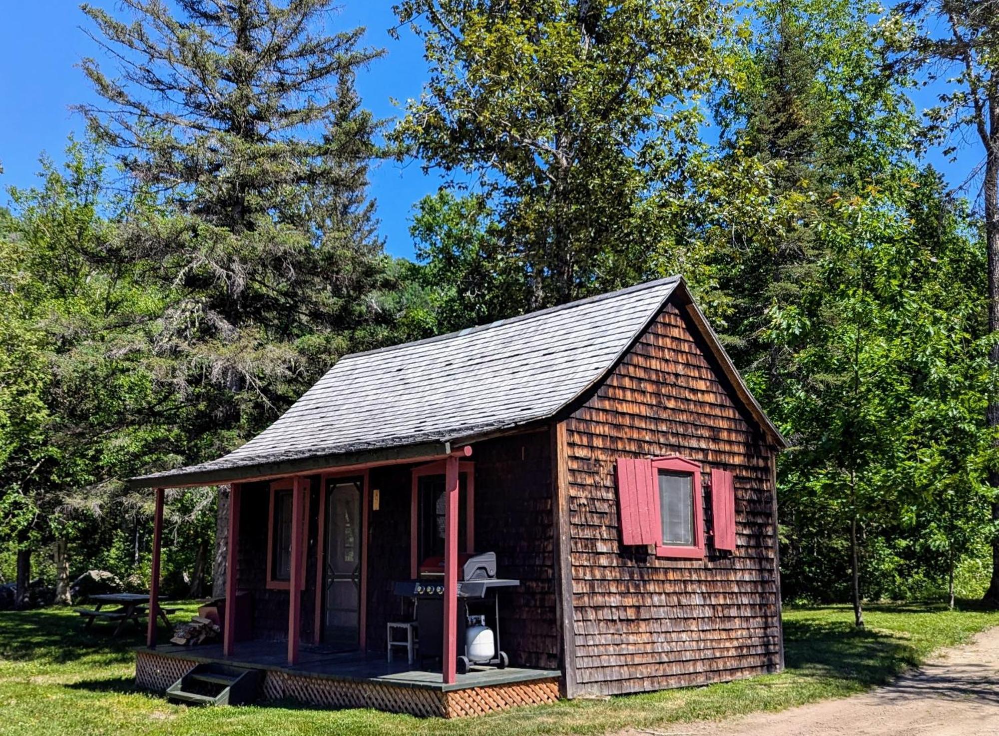 Вілла Riviere Petit Saguenay Екстер'єр фото