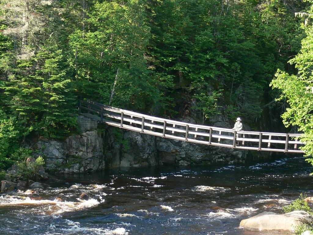 Вілла Riviere Petit Saguenay Екстер'єр фото