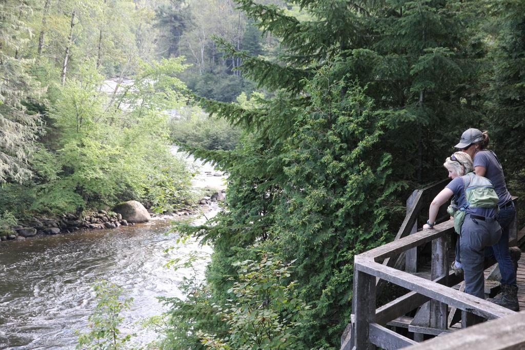 Вілла Riviere Petit Saguenay Екстер'єр фото